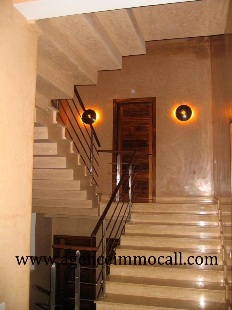 Villa à louer au SOUISSI-Rabat — 4