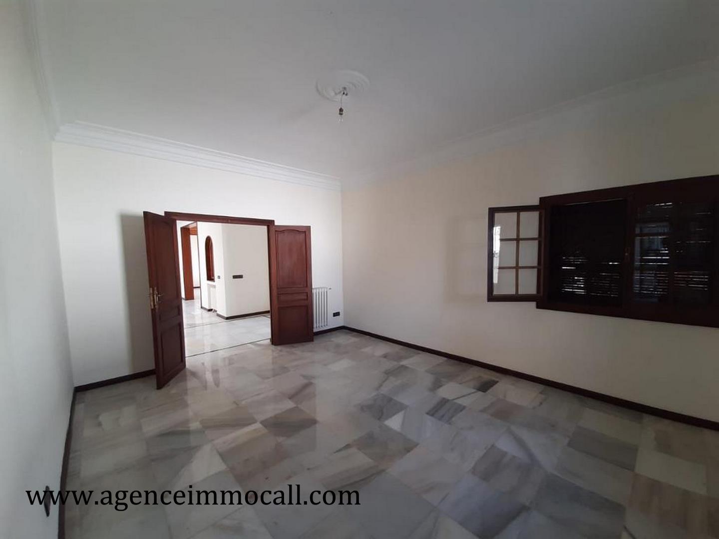 Belle villa en location à SOUISSI — 4