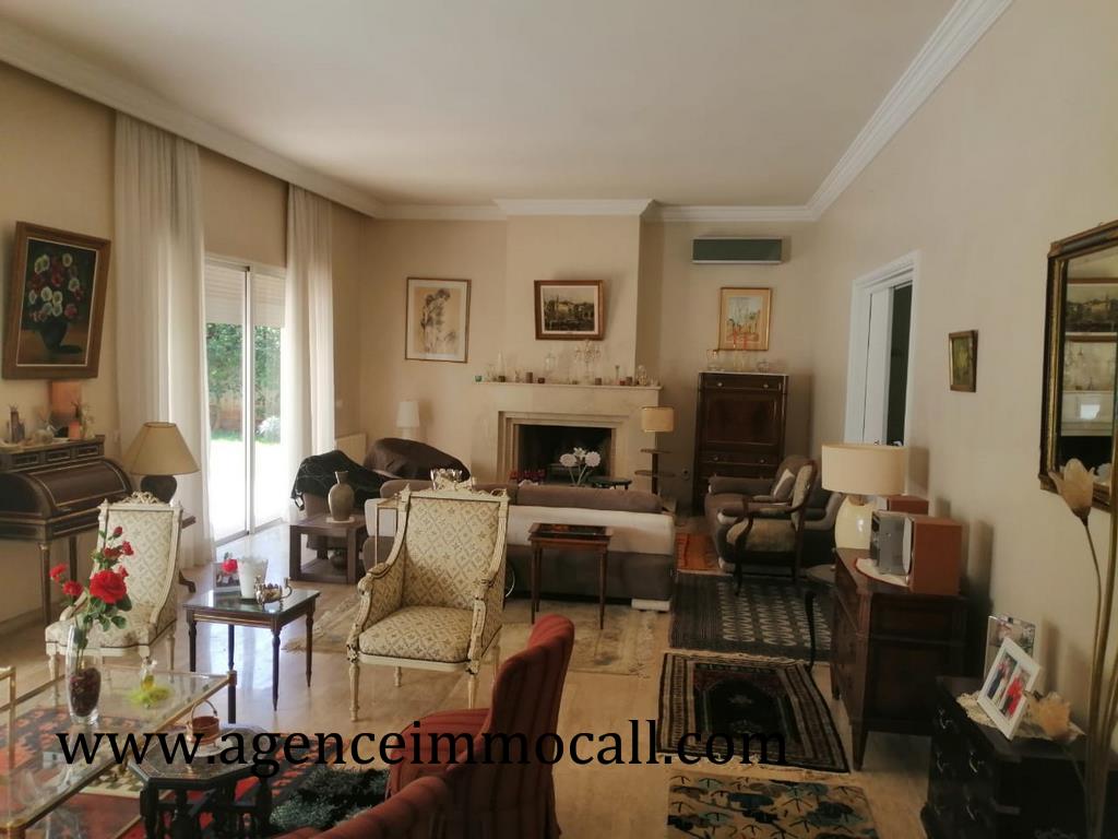 villa à vendre située à SOUISSI-Rabat — 2