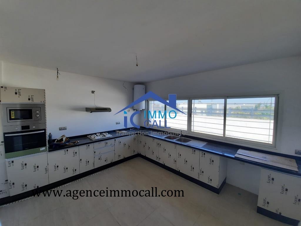 en LOCATION villa neuve à SOUISSI — 4