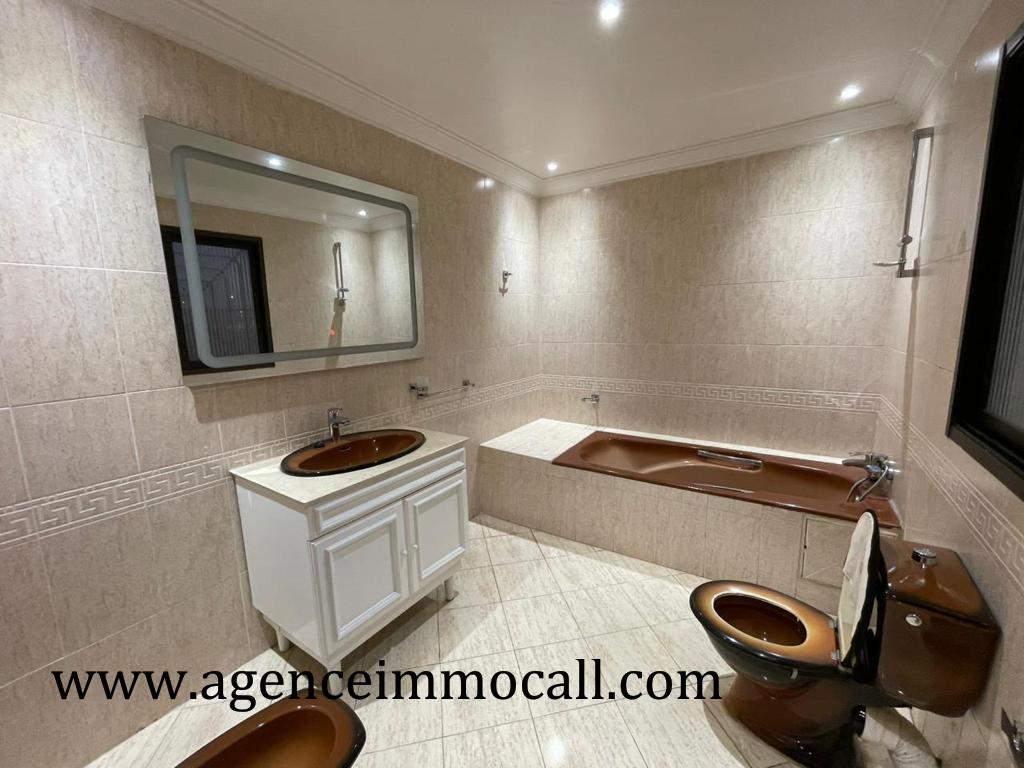 Villa à louer au quartier SOUISSI-Rabat — 4