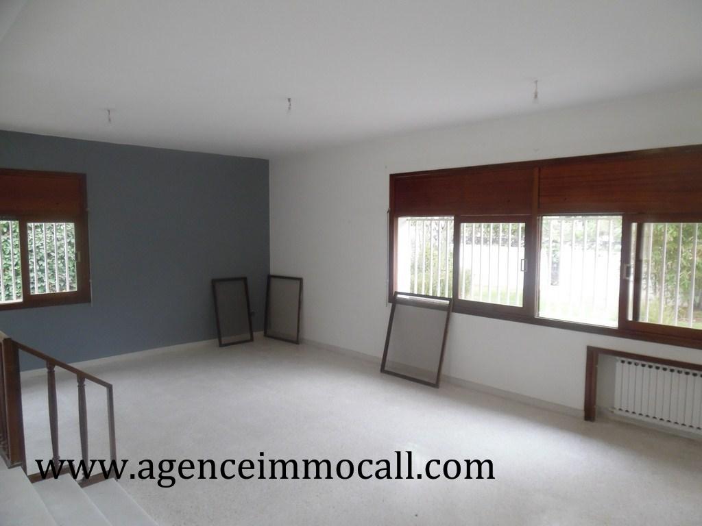 Villa à louer au quartier SOUISSI-Rabat — 4