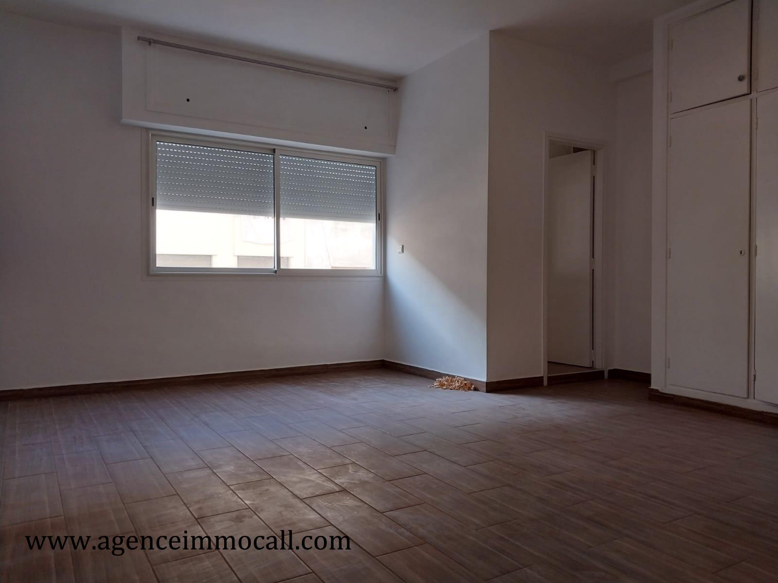 Studio entièrement rénové en location à Agdal — 2