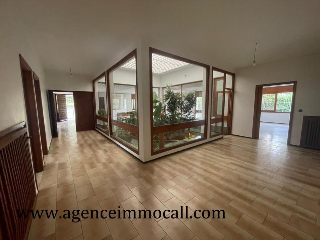 Villa à louer au quartier SOUISSI-Rabat — 5