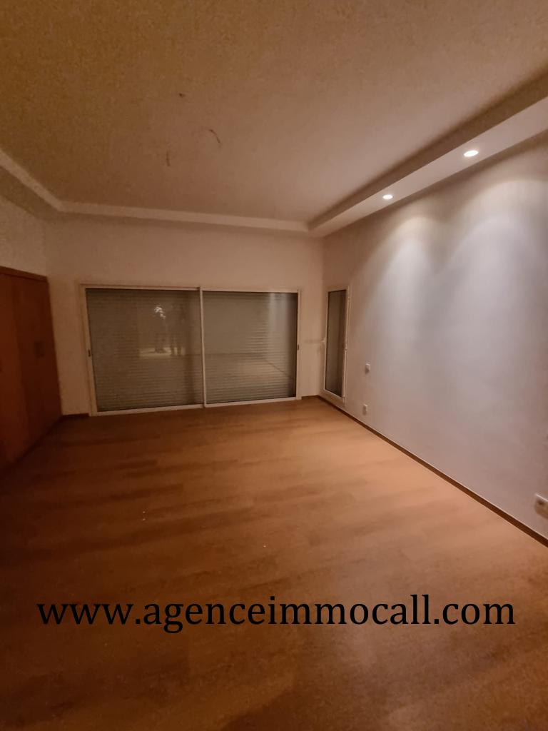 Villa 460 m² à El Menzeh — 2