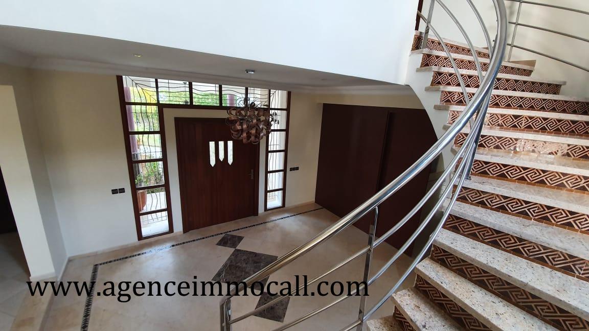 Villa à vendre à souissi — 3