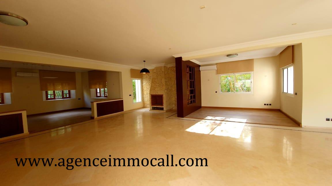 Villa à vendre à souissi — 2