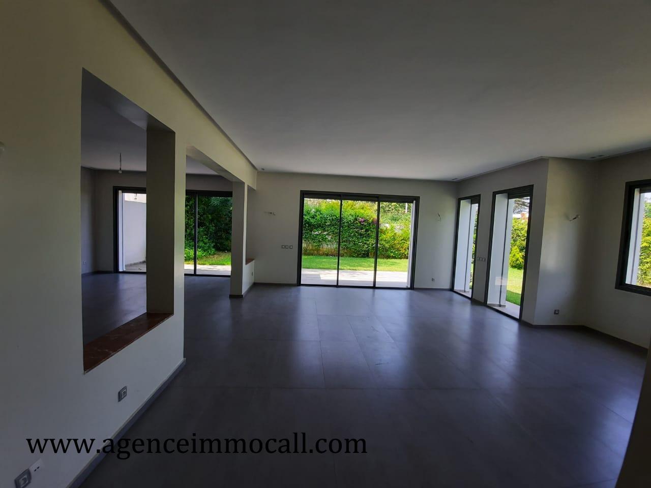 Villa usage bureau en location à SOUISSI — 2