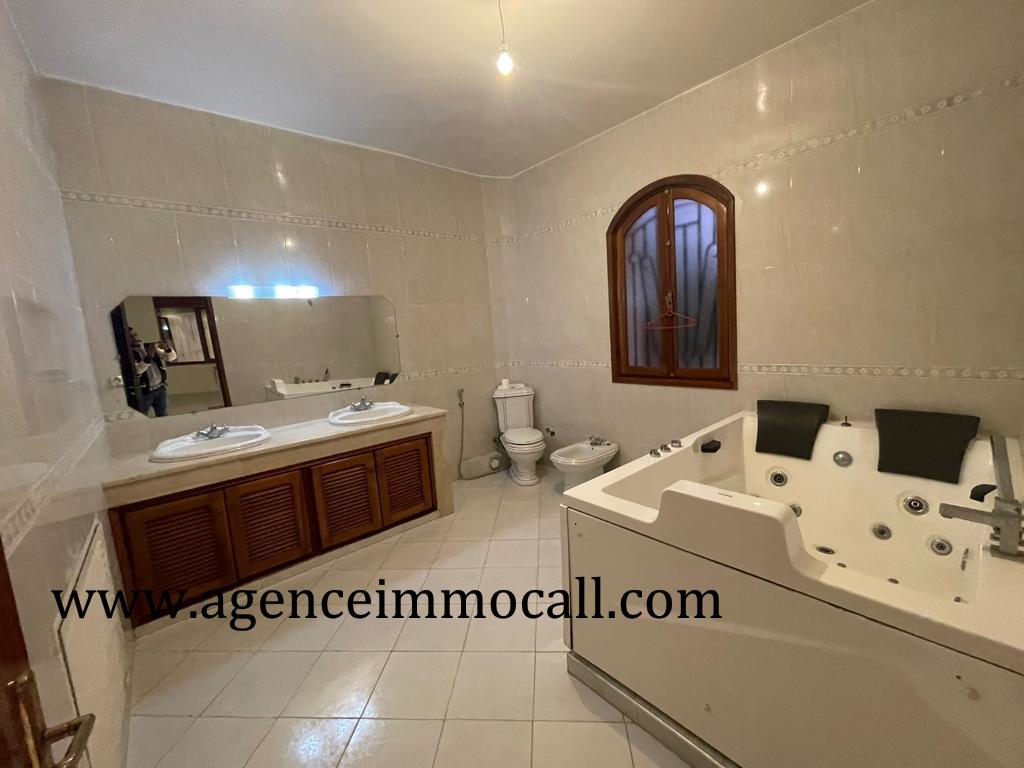Villa en location à Hay riad — 5