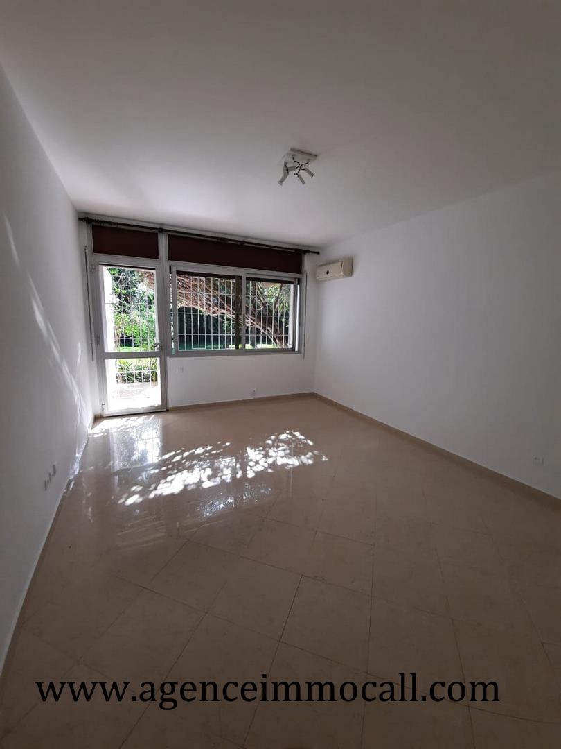 Villa plain pied en location à SOUISSI — 5