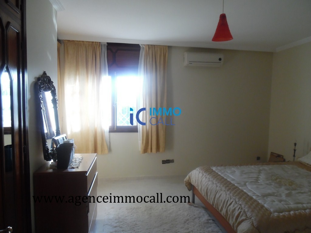 Villa vide 2000 m² en location à Souissi — 3