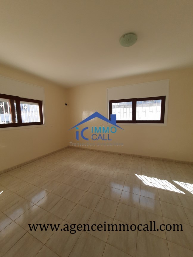 en LOCATION villa vide au quartier SOUISSI — 5