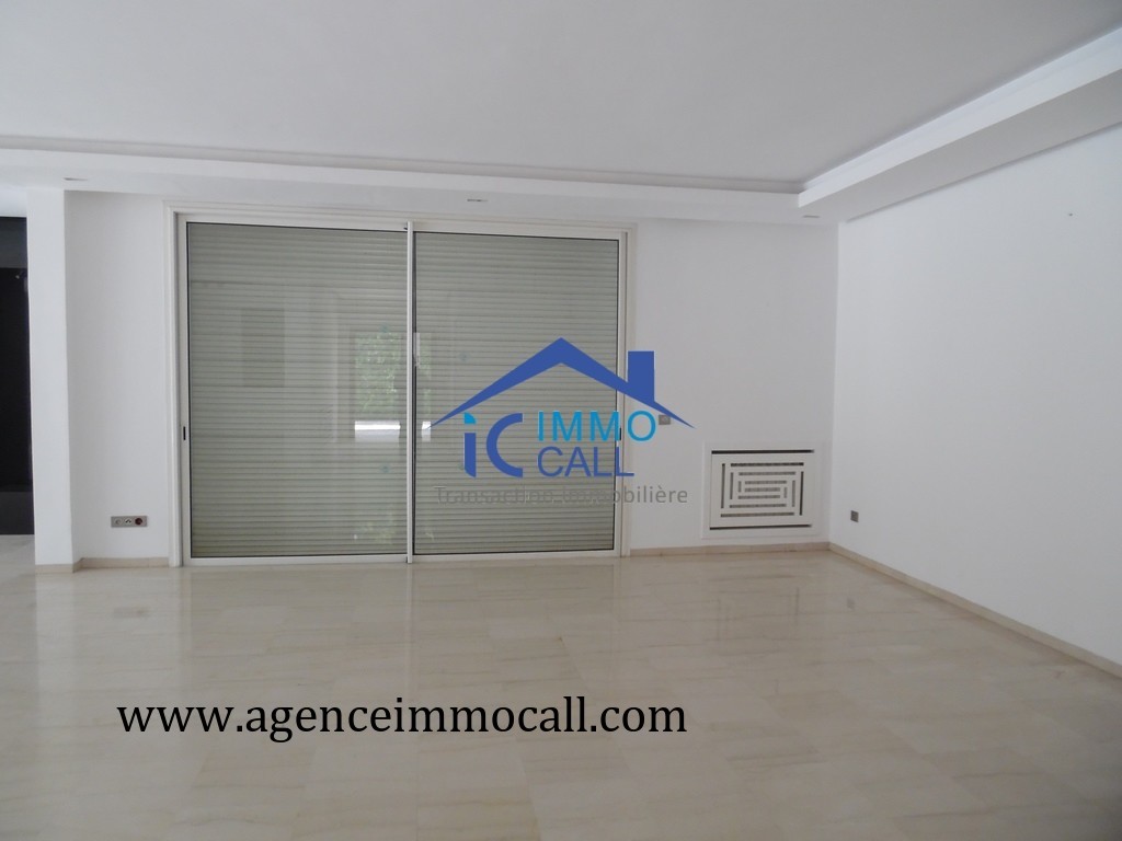 à LOUER villa de 2000 m² à SOUISSI — 3