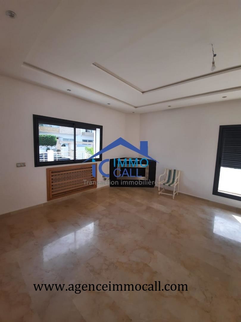 à LOUER Villa vide avec 4 chambres à Hay Riad — 5
