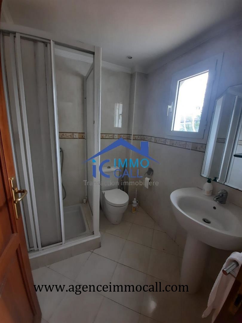 en LOCATION villa 2000 m² à SOUISSI — 4