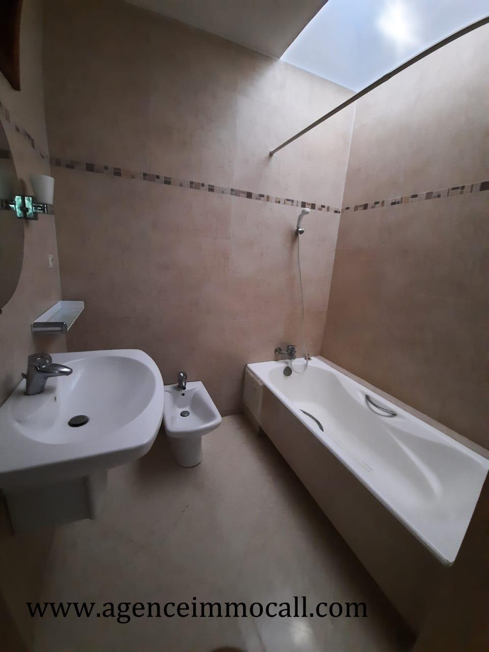 Villa à louer au quartier SOUISSI-Rabat — 5