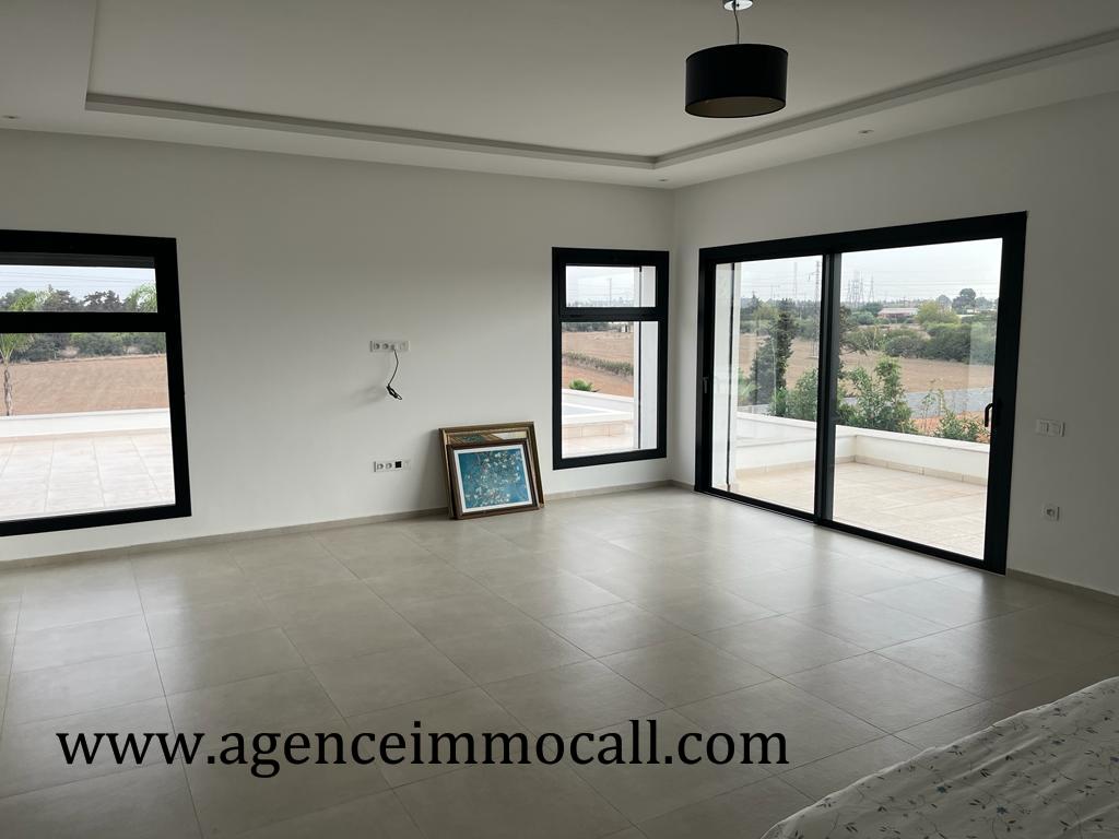 Villa de luxe à vendre située à SOUISSI - Rabat — 4
