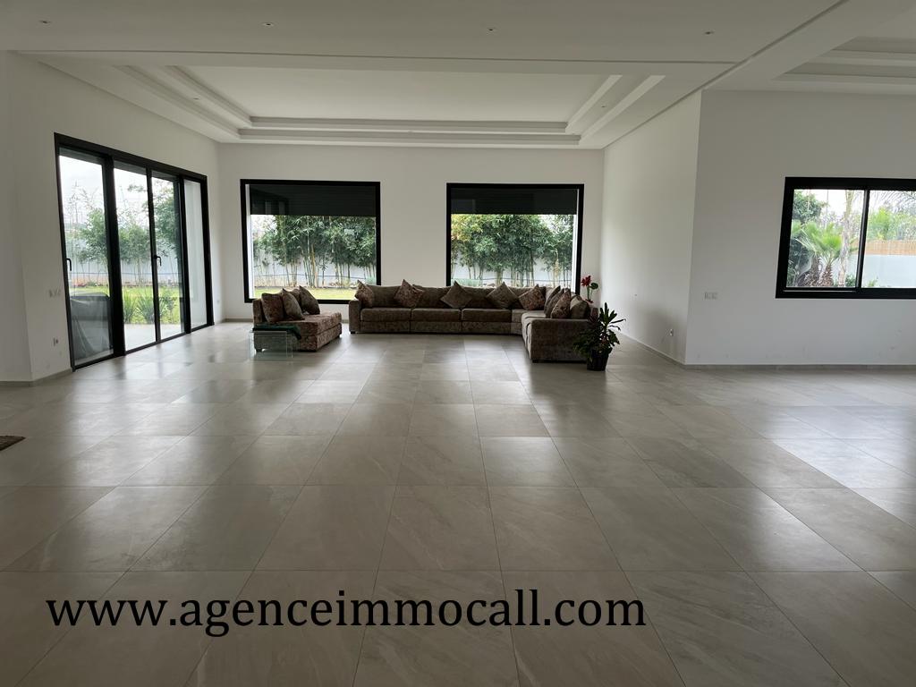 Villa de luxe à vendre située à SOUISSI - Rabat — 3