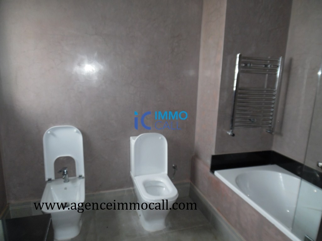 à LOUER villa 2000 m² au quartier SOUISSI