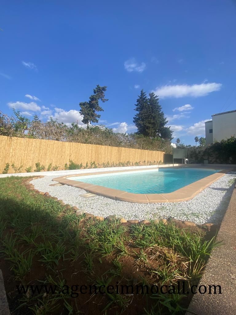 Villa de luxe à louer située à SOUISSI — 2