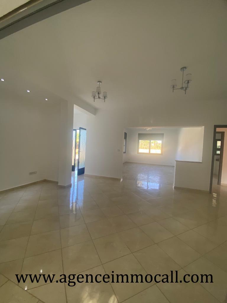 Villa de luxe à louer située à SOUISSI — 3