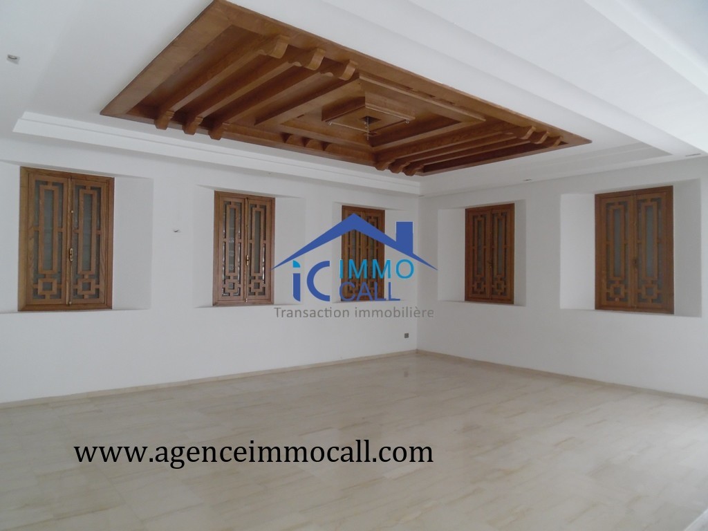 à LOUER villa de 2000 m² à SOUISSI — 5