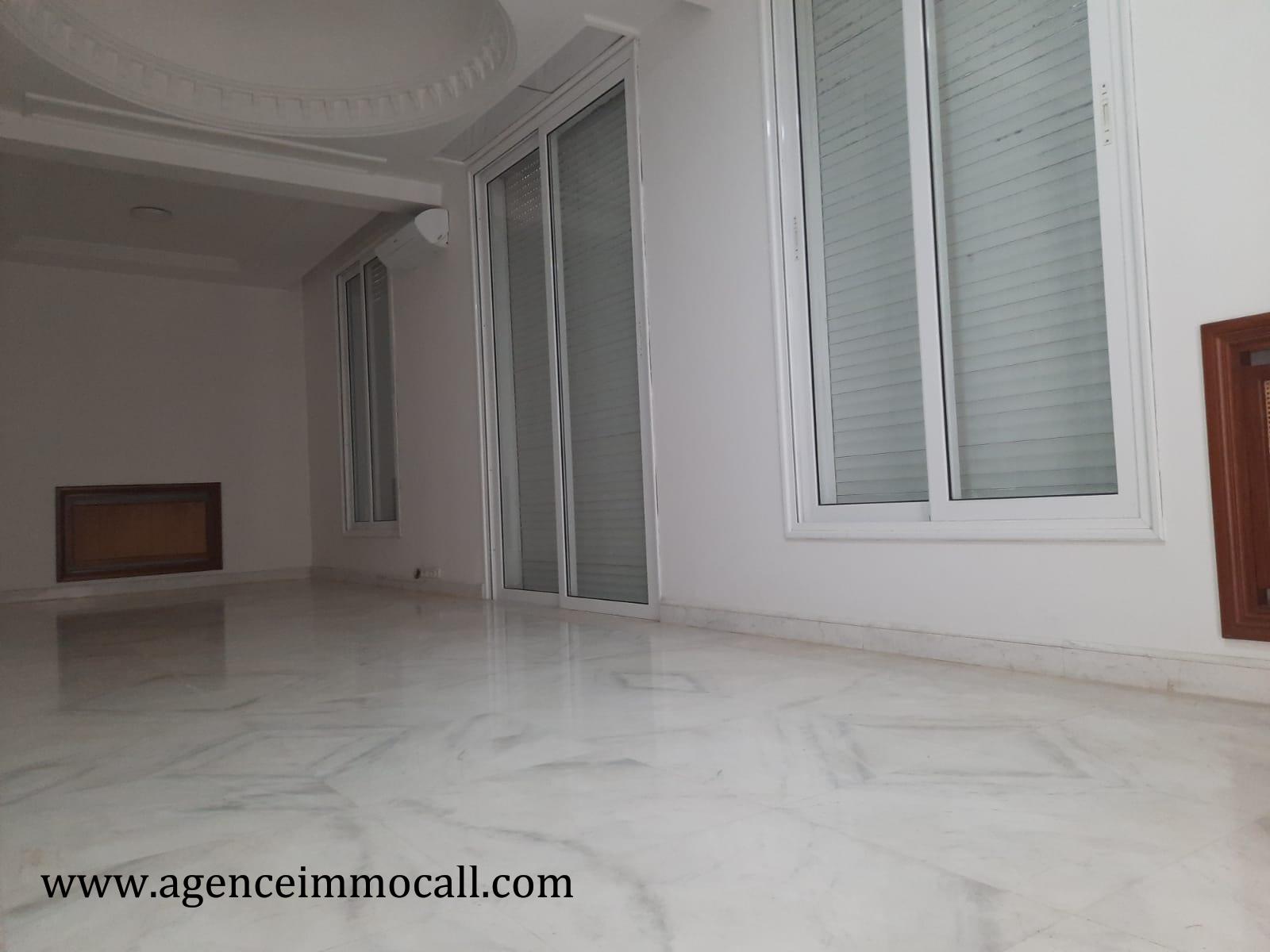 Villa à louer au quartier SOUISSI-Rabat — 5