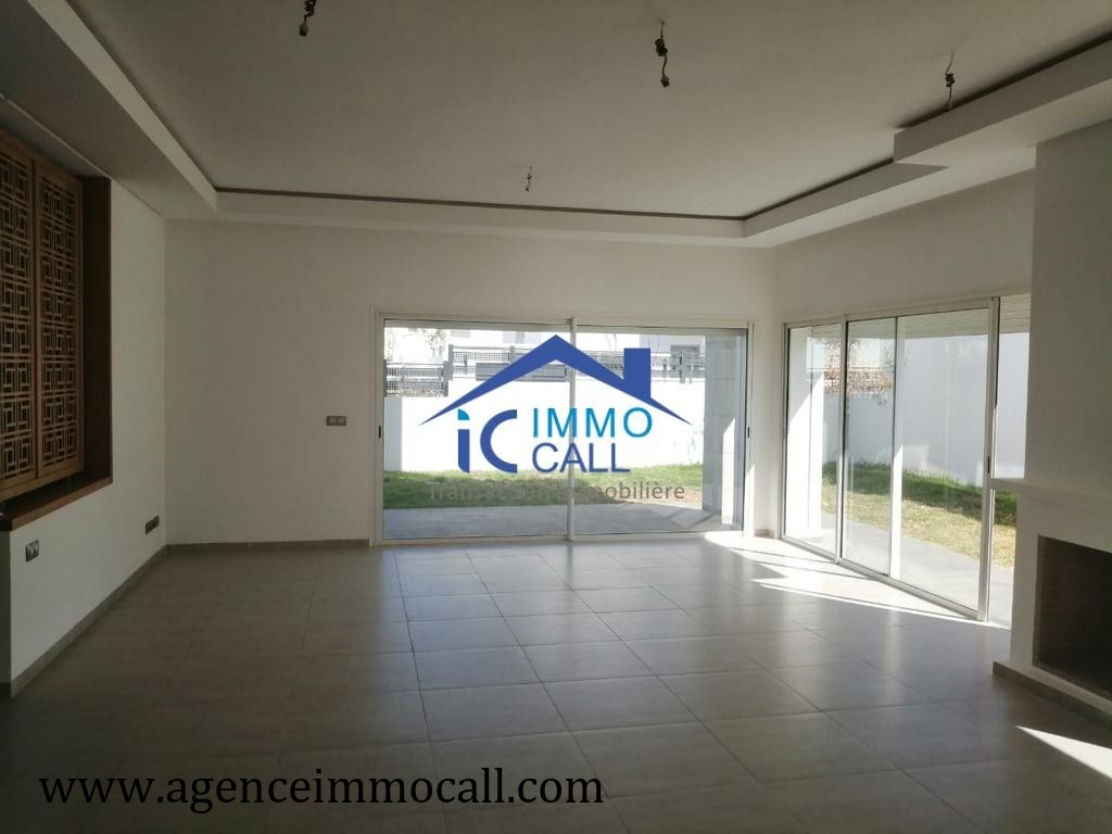 Villa de 450m² NEUVE en location à Souissi