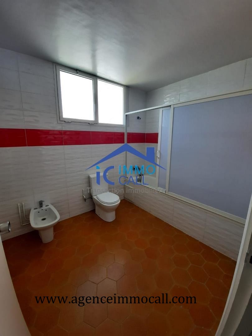 Villa 1300 m² à Souissi — 8
