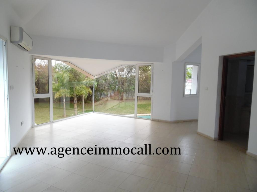 Villa en location à Souissi - Rabat — 2