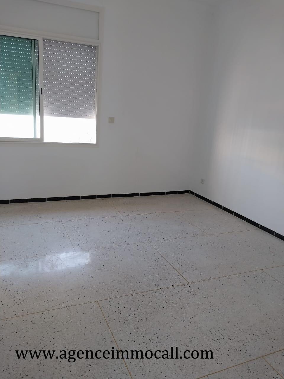 Etage Villa en location à Mabella Rabat — 2