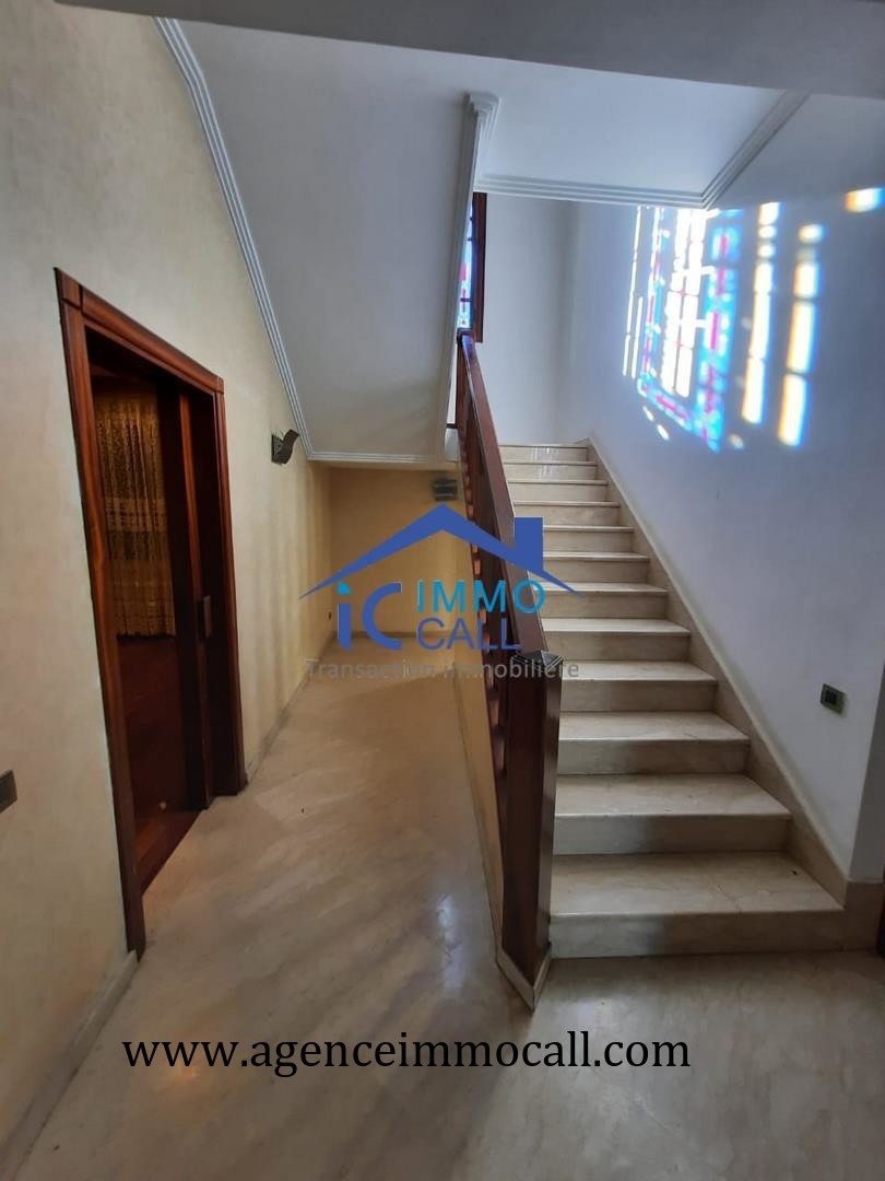 à LOUER villa à SOUISSI — 4