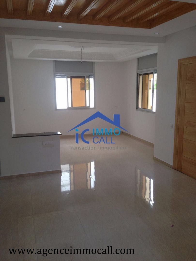 Villa vide 380 m² en LOCATION à Hay Riad — 2