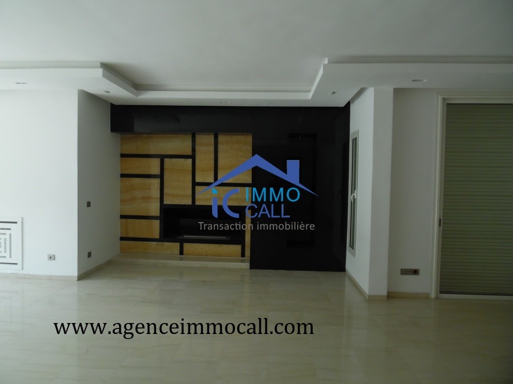 à LOUER villa de 2000 m² à SOUISSI — 4