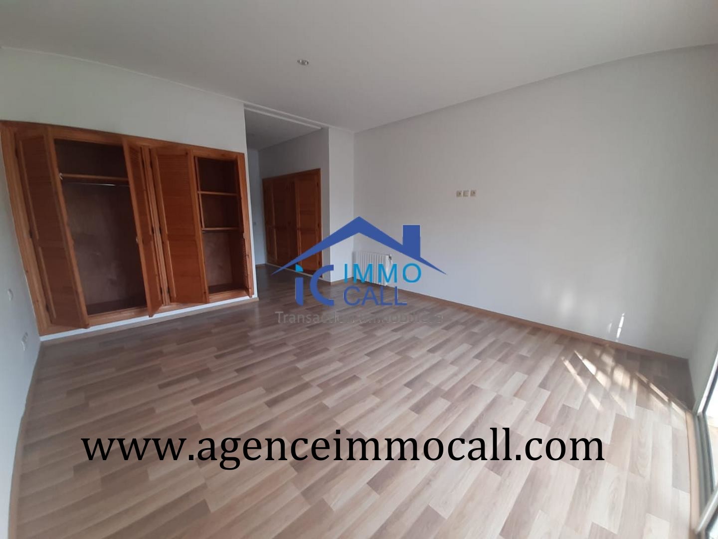 en LOCATION villa vide à SOUISSI — 3