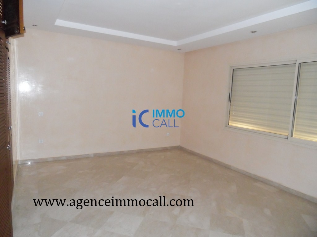 en LOCATION villa 2000 m² SOUISSI — 6