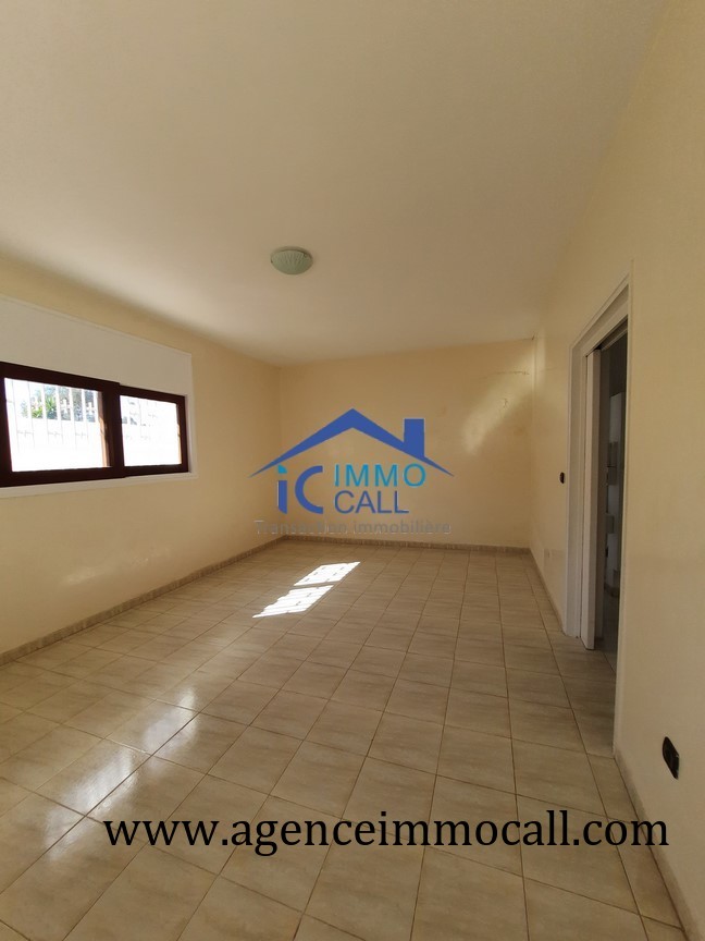 en LOCATION villa vide au quartier SOUISSI — 6