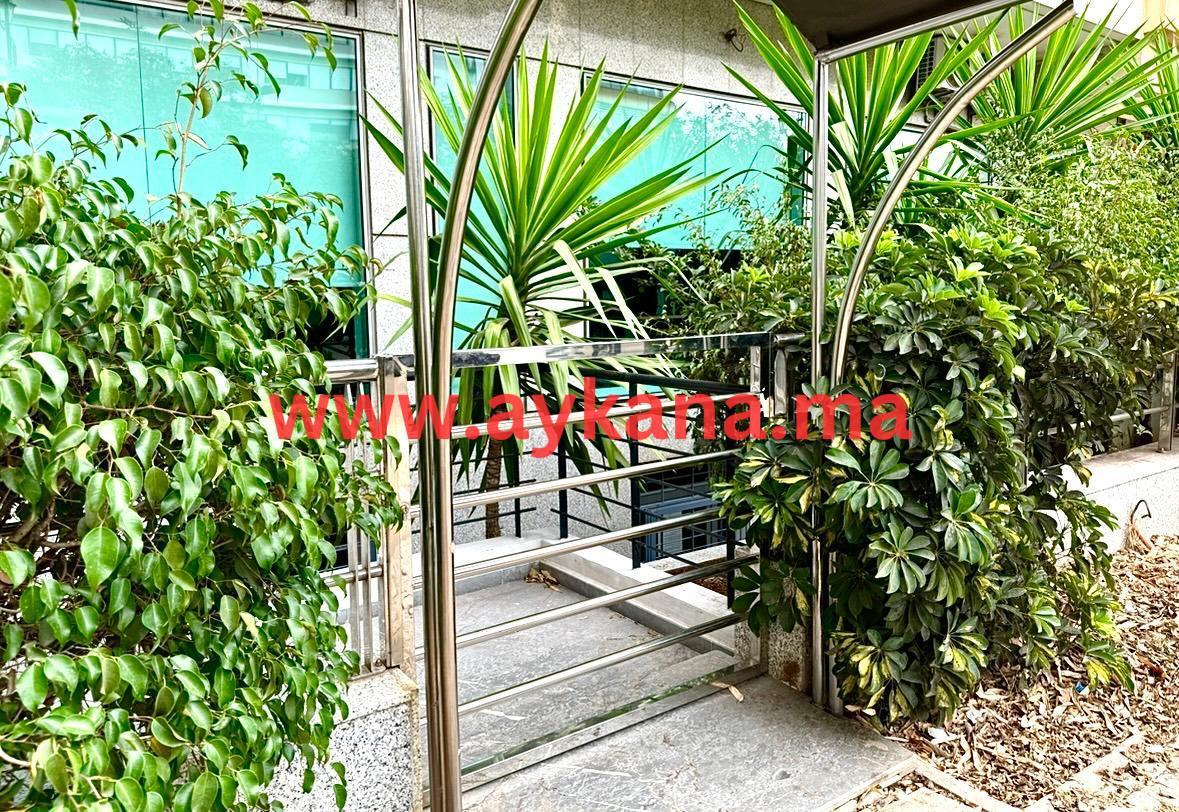 Local Bureau 142m² à Vendre – Avenue Ben Barka &amp; avenue Annakhil — 2