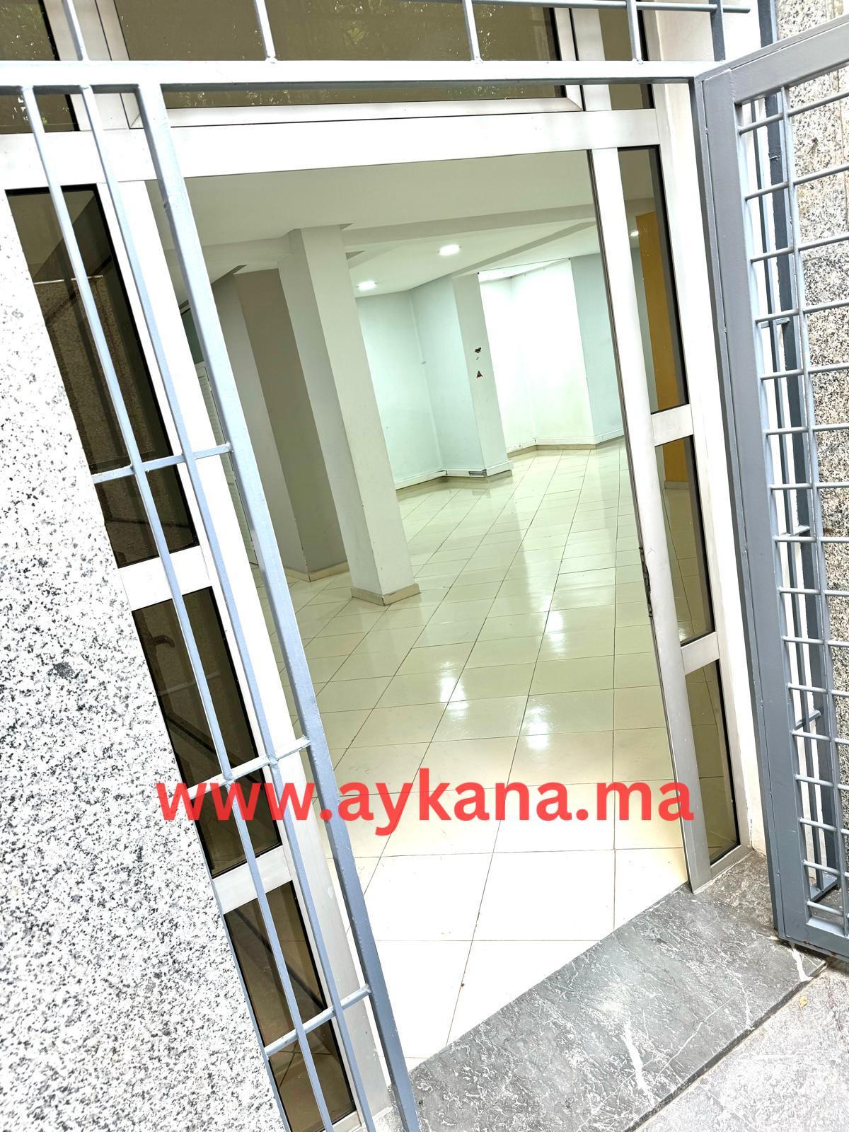 Local Bureau 142m² à Vendre – Avenue Ben Barka &amp; avenue Annakhil — 4