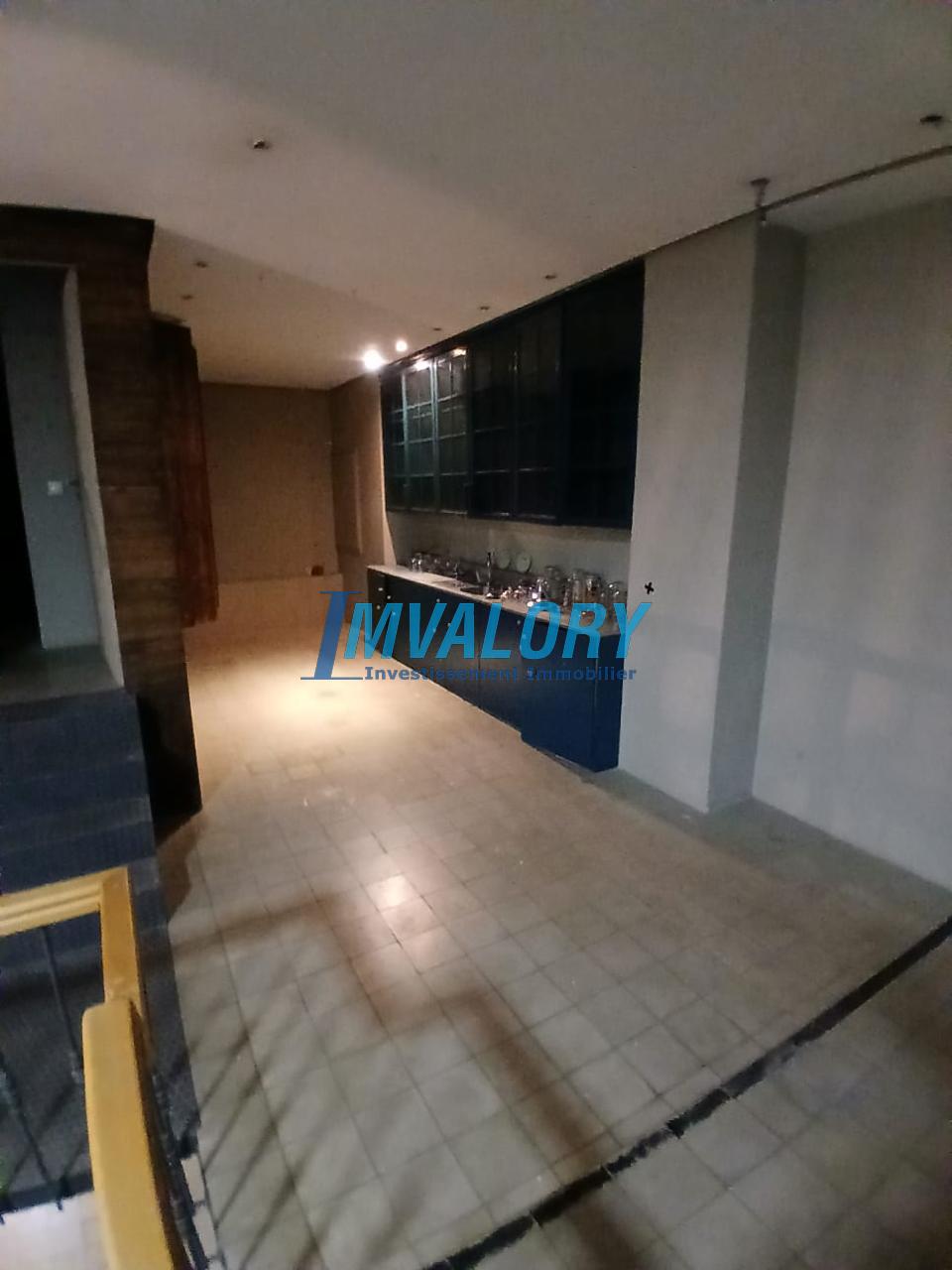 A vendre local commercial 106m² Princesse — 5