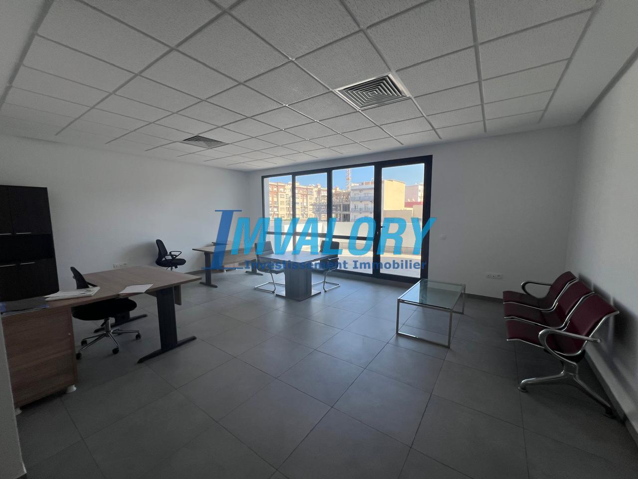 Immeuble de bureaux neuf – Emplacement stratégique en angle 4000m² — 2