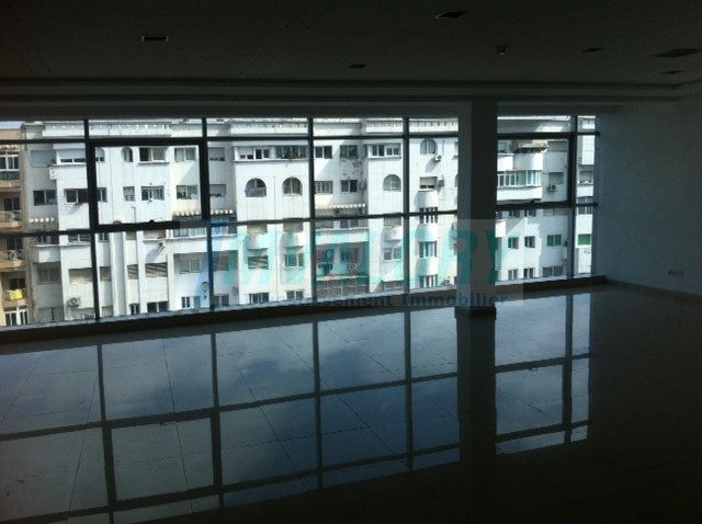 A louer Bureau de  150 m² sur Bd Abdelmoumen, Étage 4 — 5