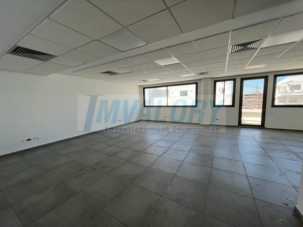 À louer bureau de 420m² Soctrate — 3