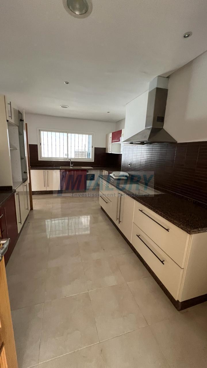 Villa 670 m² à Dar Bouazza — 7