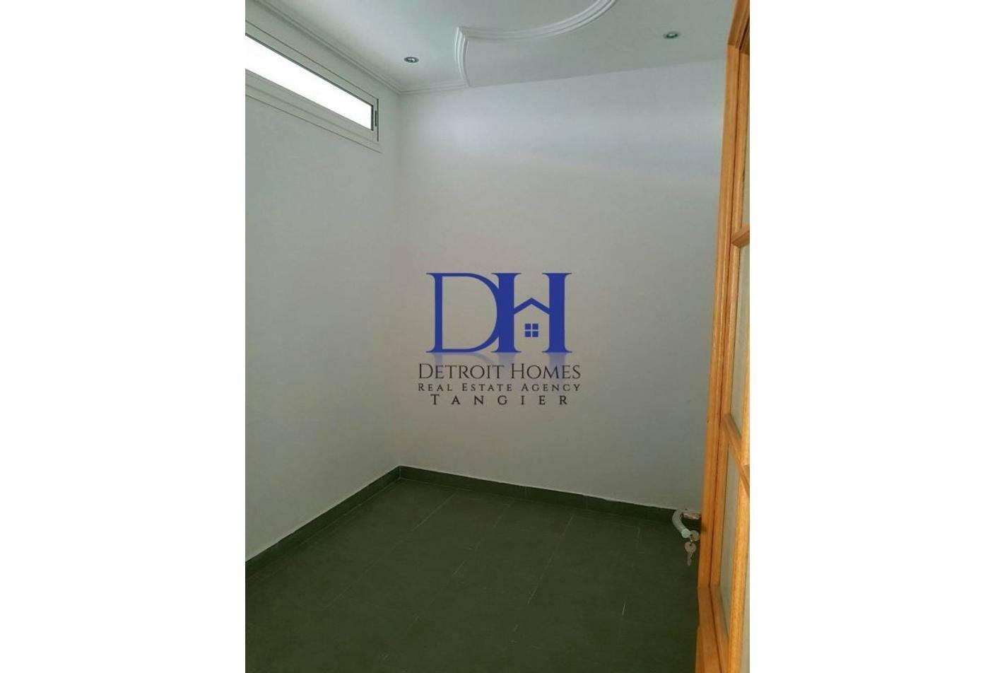 Appartement vide à la location — 4
