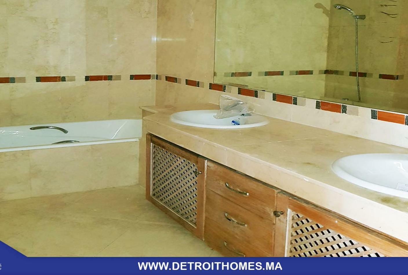 Appartement 310 m² f Centre ville — 8