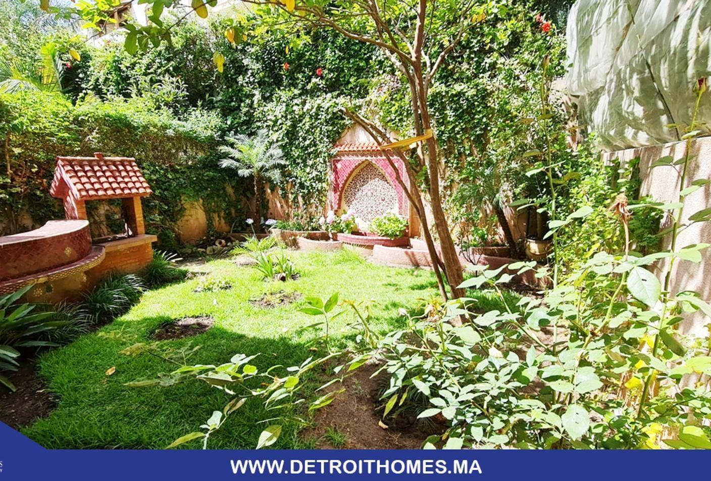 Petite villa vide à la location avec jardin