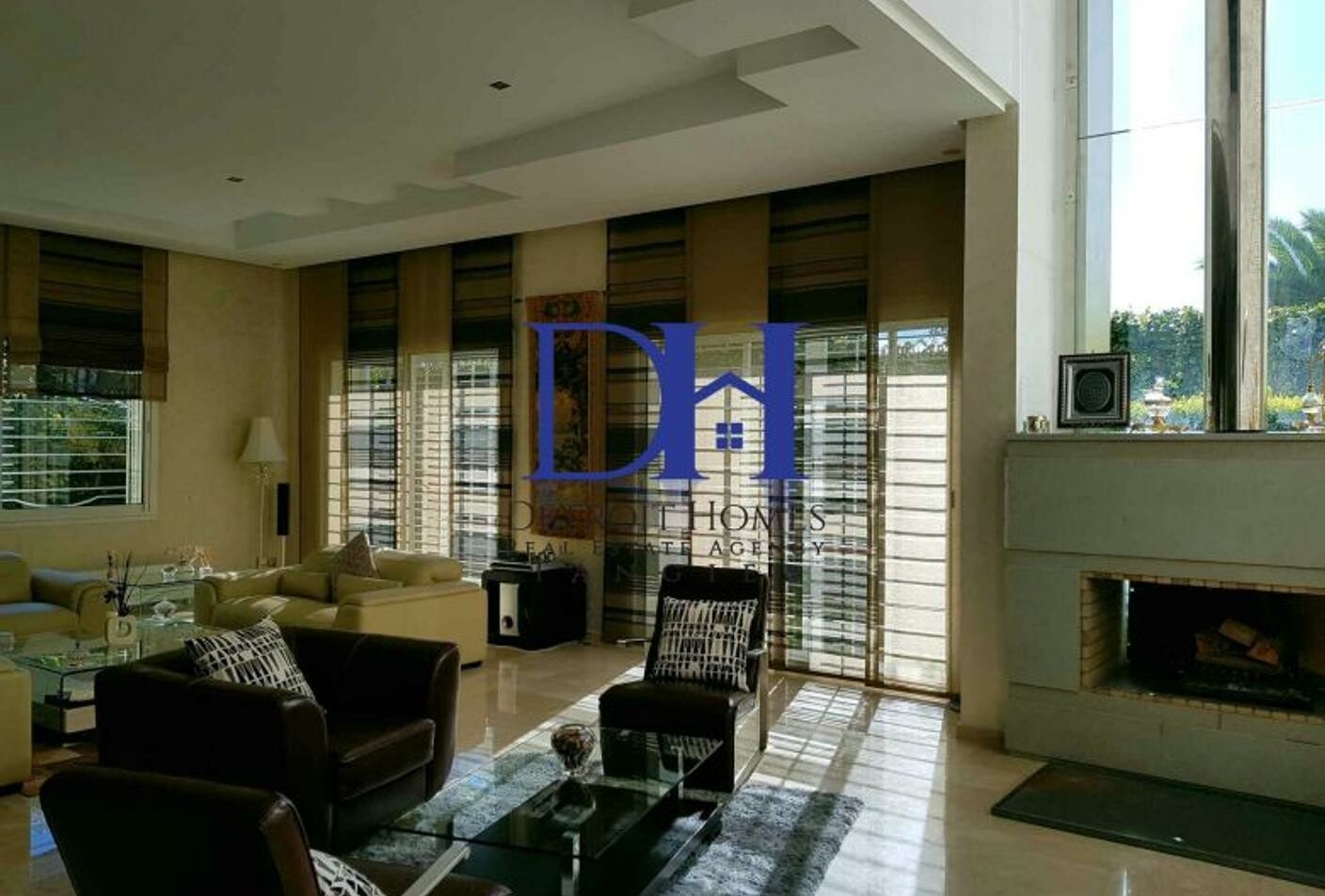 فيلا 560 م² في Centre ville — 10
