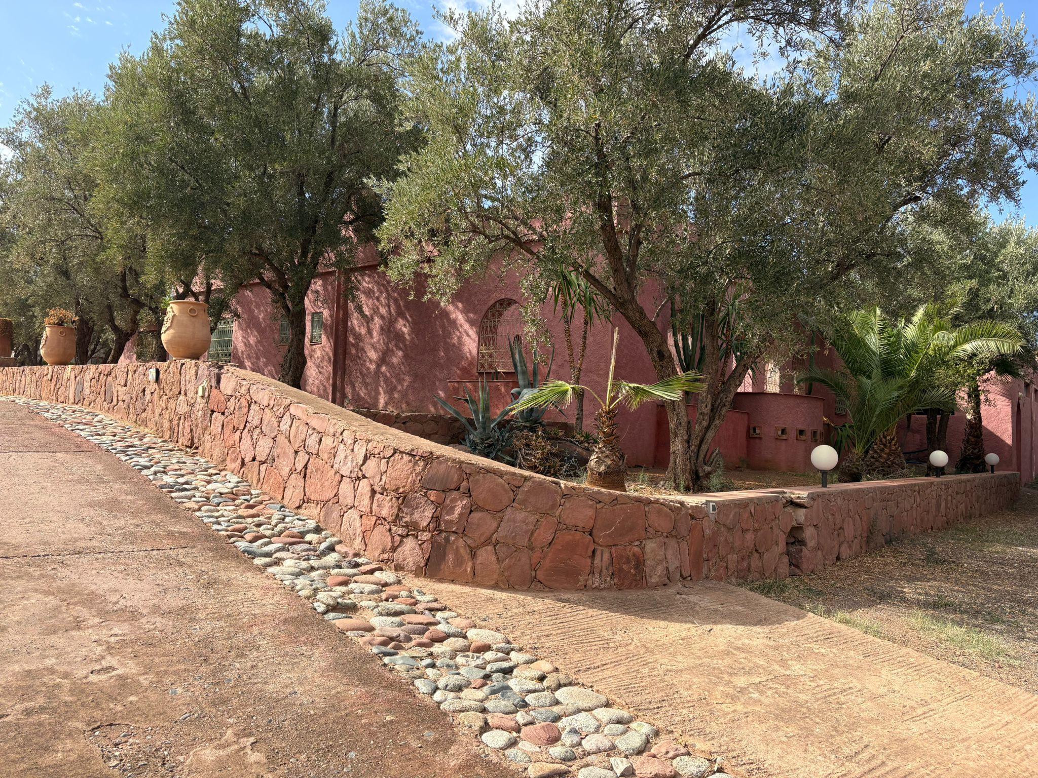 Superbe Propriété de Charme avec Villas d'Invités et Terrain Paysager à Vendre Près de Marrakech — 5