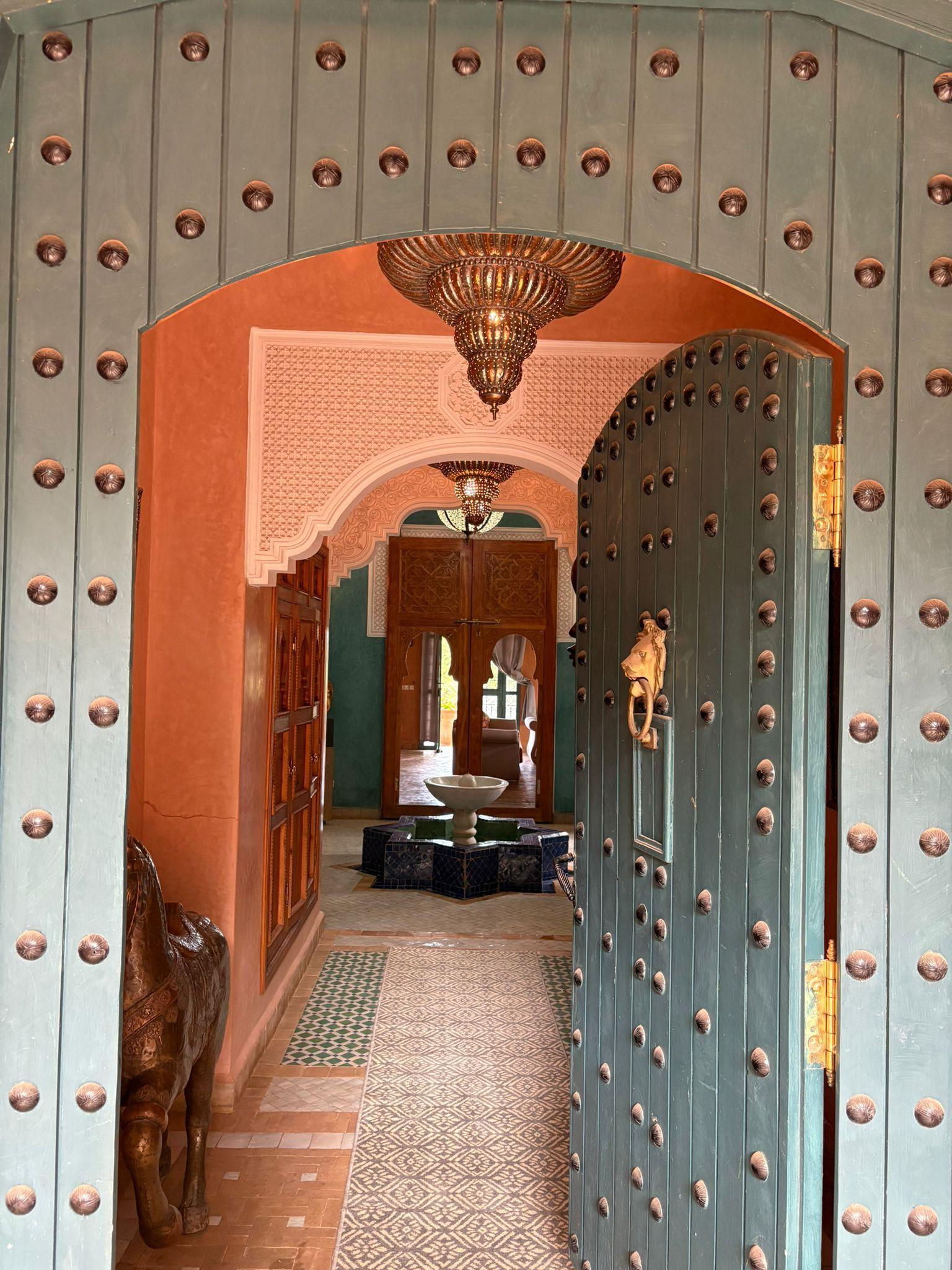 Superbe Propriété de Charme avec Villas d'Invités et Terrain Paysager à Vendre Près de Marrakech